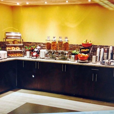 Parkway Motel & European Lodges Pincher Creek Ngoại thất bức ảnh