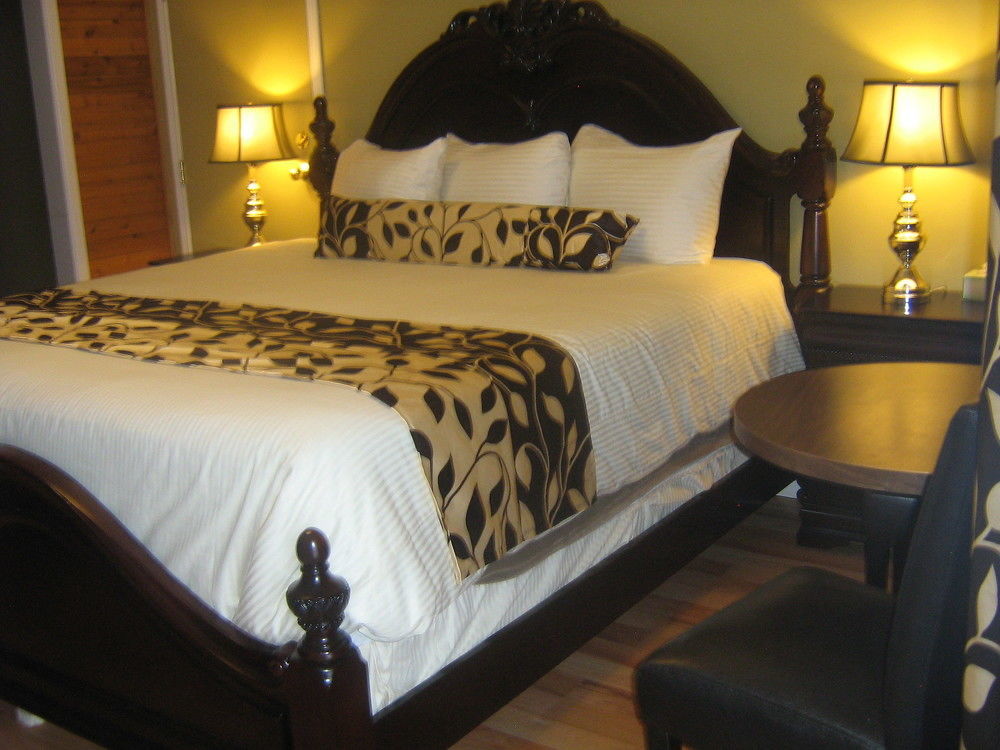 Parkway Motel & European Lodges Pincher Creek Ngoại thất bức ảnh