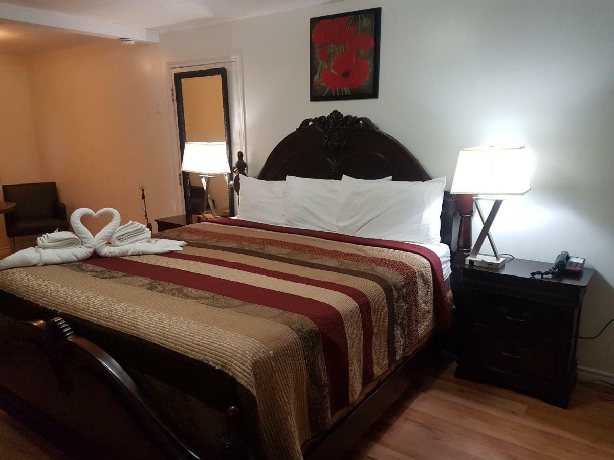 Parkway Motel & European Lodges Pincher Creek Ngoại thất bức ảnh